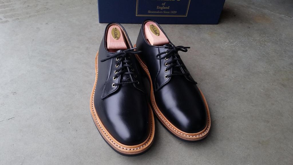 Miloh Trickers Black Calf Robert Derby