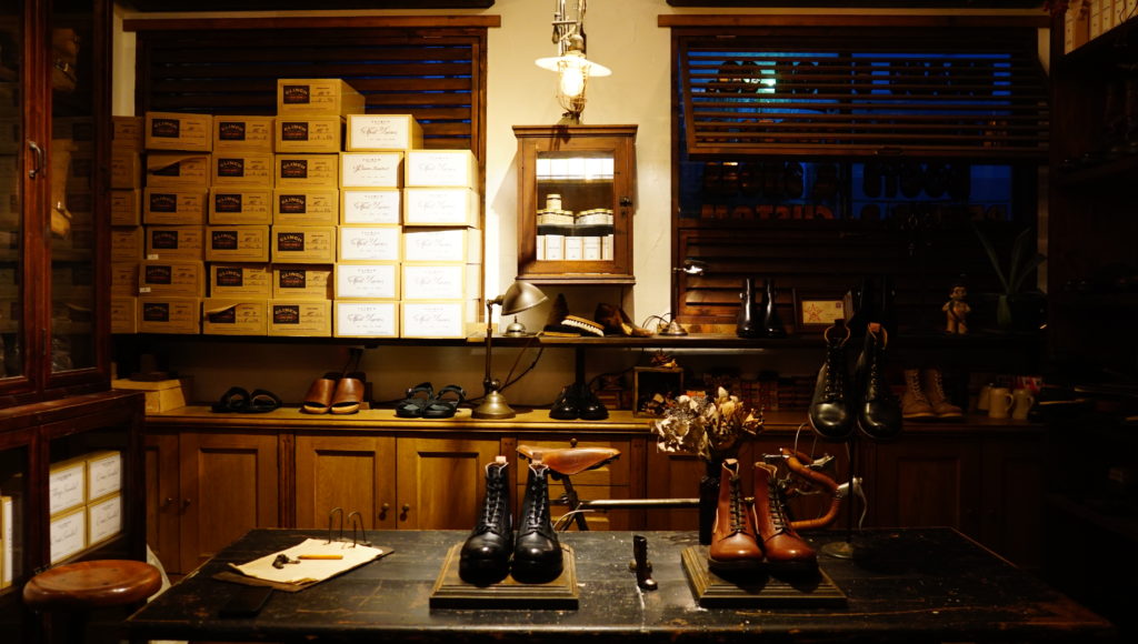 Clinch Boots—Brass Tokyo