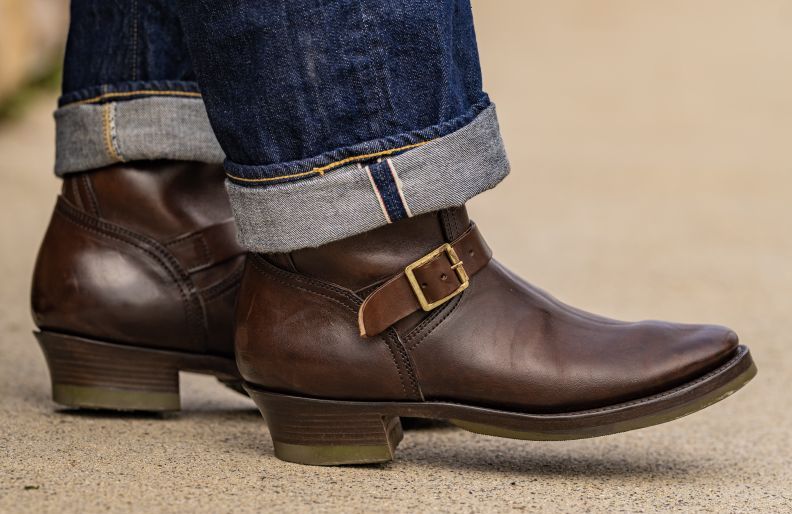 almost vintage style logger heel