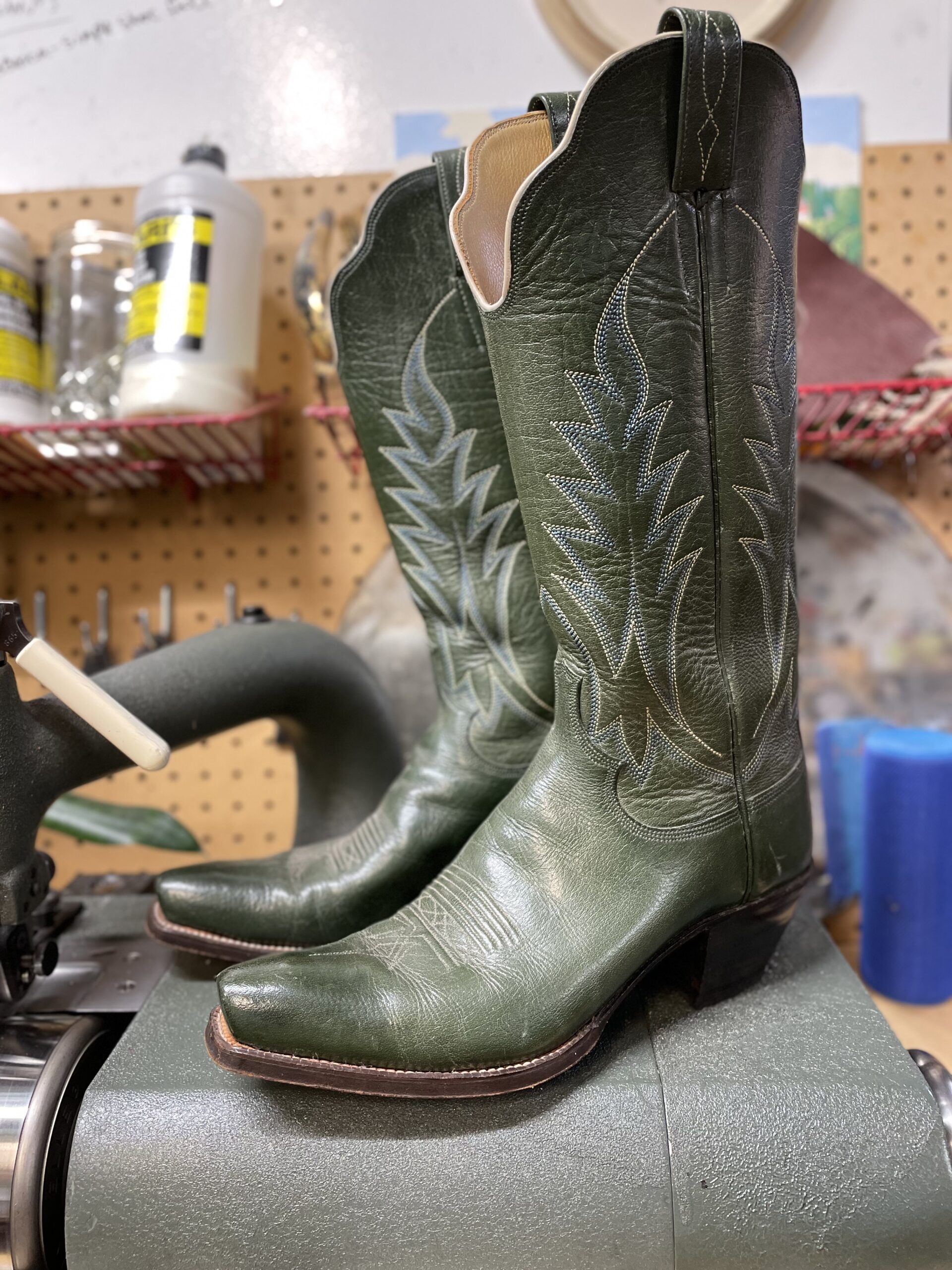 amara hark weber dw frommer cowboy boots