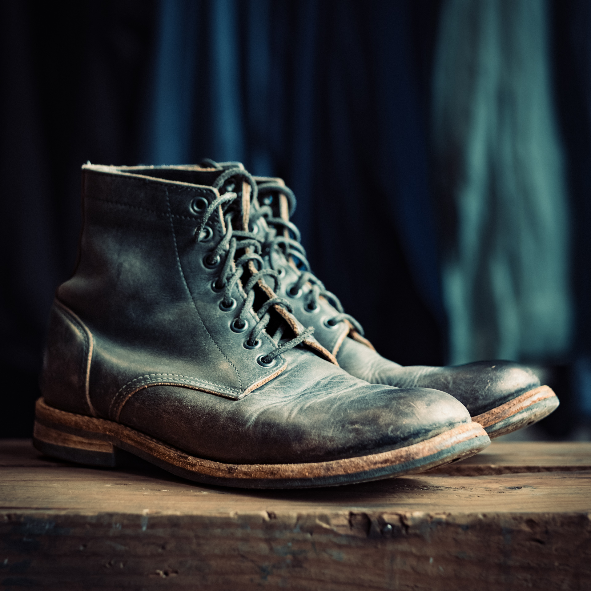 oak street bootmakers trench boot black chromexcel
