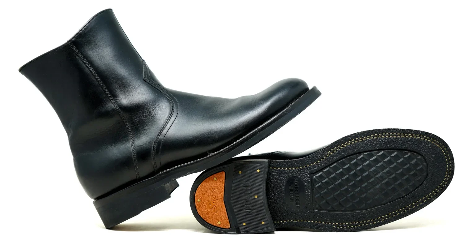 Unmarked Juan Boots in Black Pull Up
